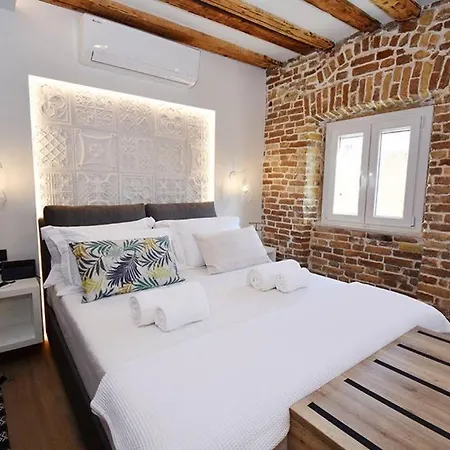Murofinto Homes Apartament *